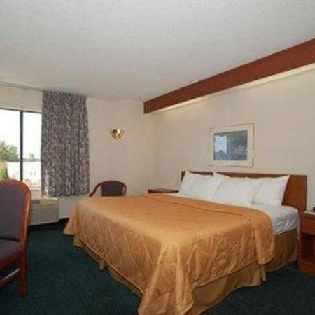 Baymont By Wyndham Mooresville Exterior photo