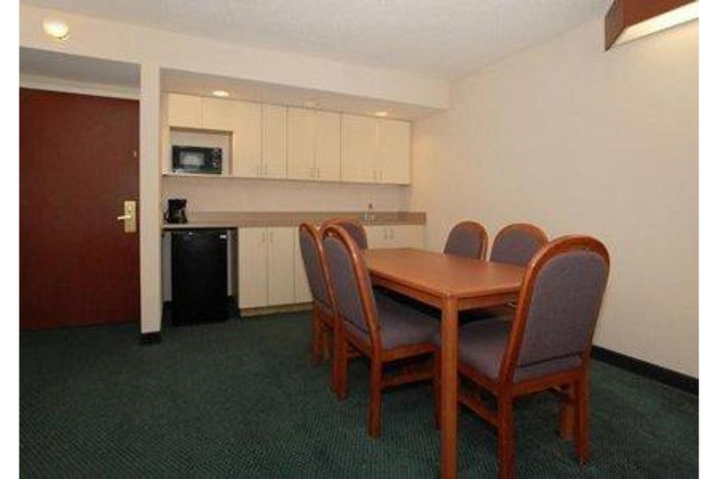 Baymont By Wyndham Mooresville Exterior photo