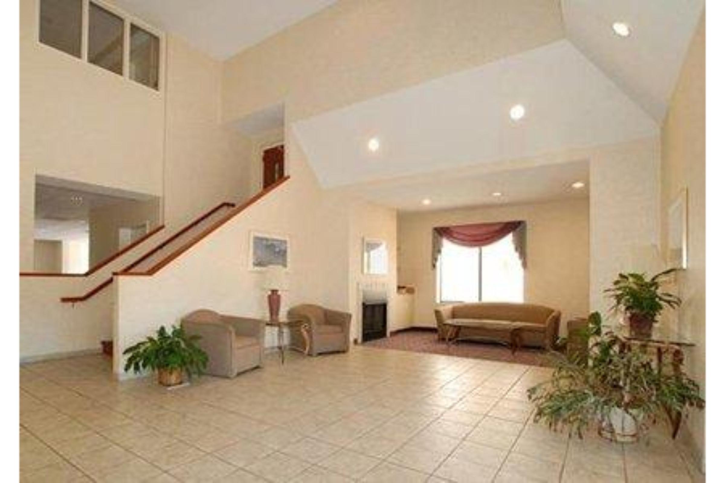 Baymont By Wyndham Mooresville Interior photo